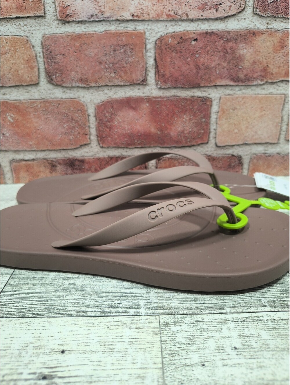 Crocs Flip Flops Men's Size 7 Women's Size 9 Mocha Sandals 210089-0LF NWT - Picture 5 of 9